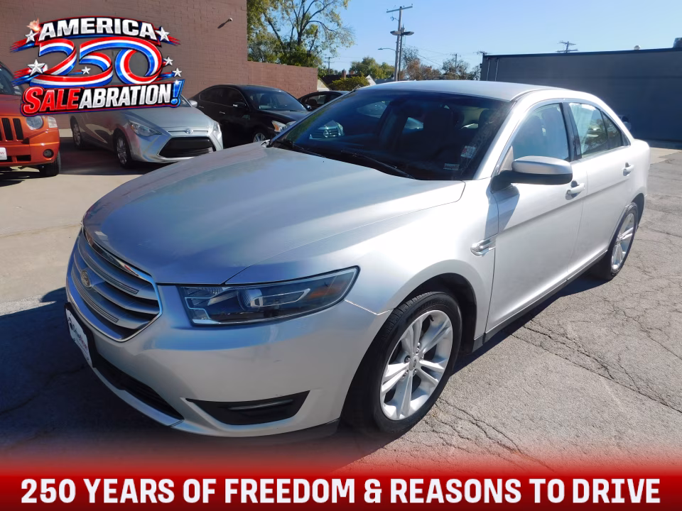2016 Ford Taurus SEL FWD's photo