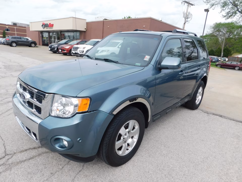 2010 Ford Escape Limited's photo