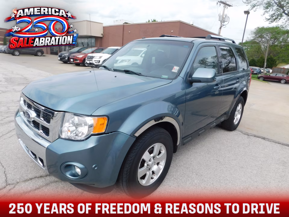 2010 Ford Escape Limited's photo