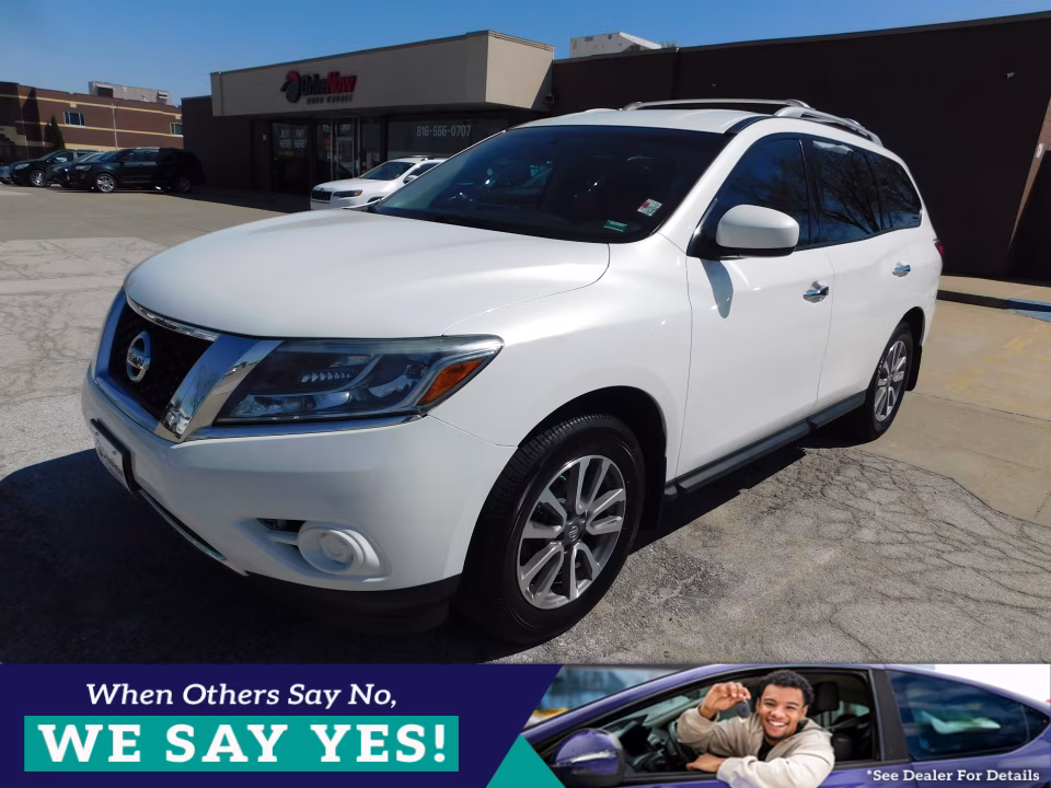 2014 Nissan Pathfinder SV 4WD's photo